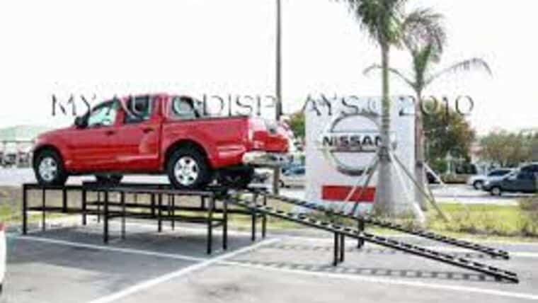 14′ – 4′ High Flat line Auto Display Ramp | Rental