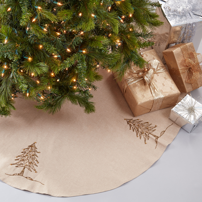 1025 Beaded Xmas Tree Design Tree Skirt | Rental
