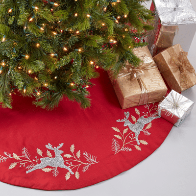 4631 Embroidered Reindeer Tree Skirt | Rental