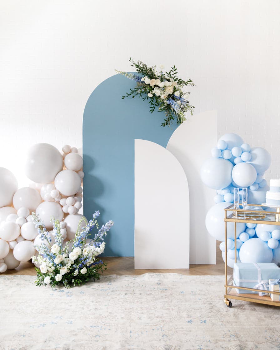 Provence – Bellamy Celebratory Panel with Floral Arrangements | Rental Provence – Bellamy Celebratory Panel with Floral Arrangements | Rental